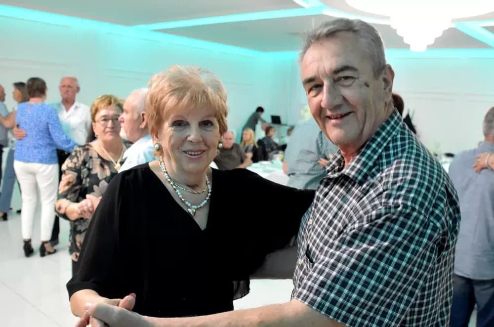 Plesna tradicija se nastavlja: Više od stotinu plesača ispunilo dvoranu Gloria