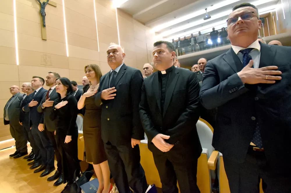 U svečanom ozračju i uz snažne poruke obilježen Dan Požeško-slavonske županije