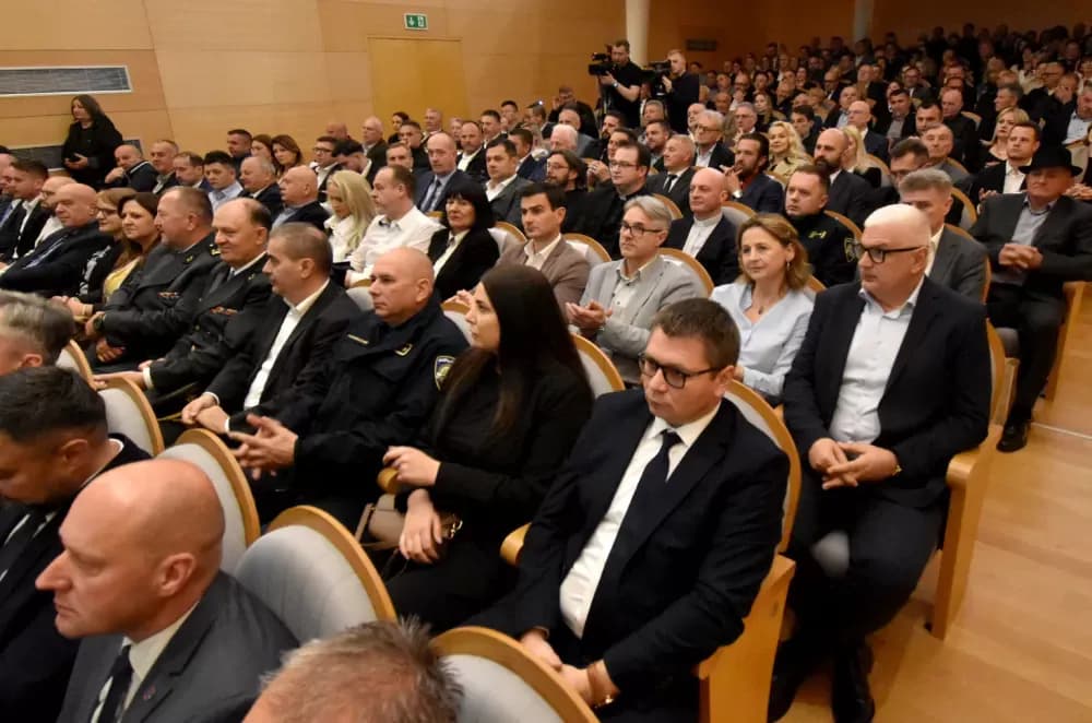 U svečanom ozračju i uz snažne poruke obilježen Dan Požeško-slavonske županije