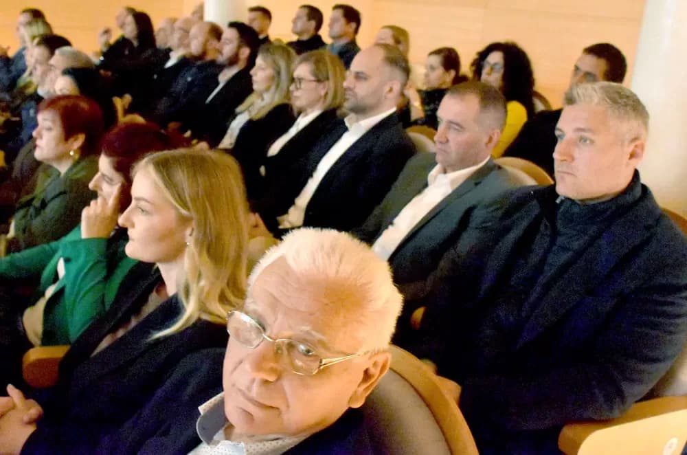 U svečanom ozračju i uz snažne poruke obilježen Dan Požeško-slavonske županije