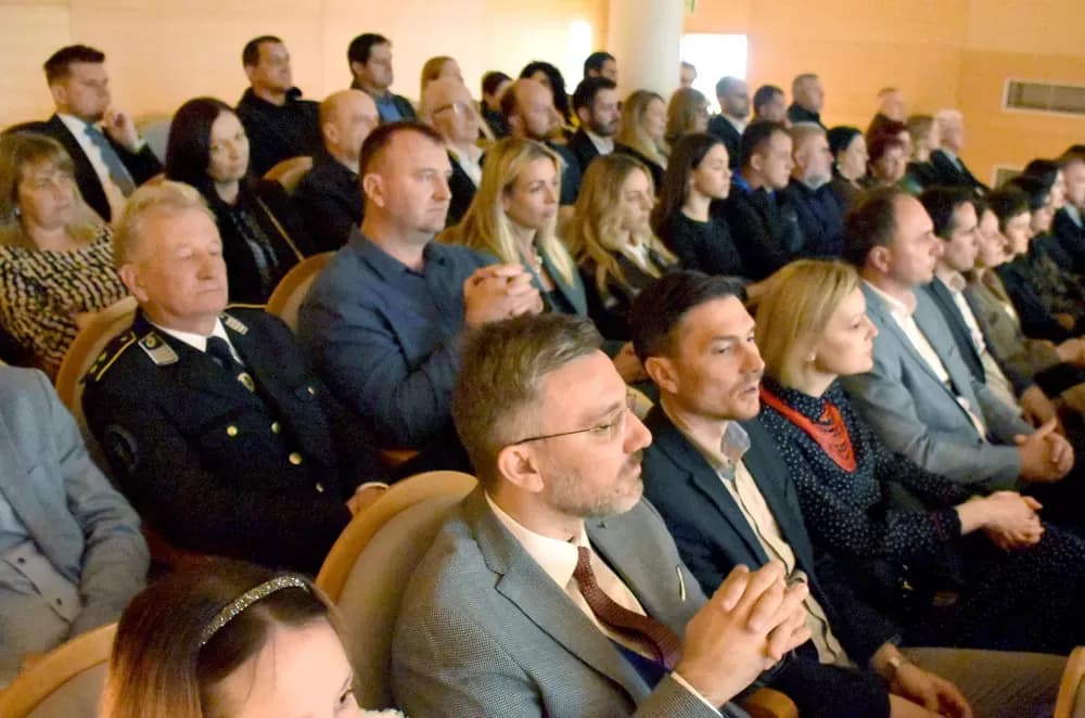 U svečanom ozračju i uz snažne poruke obilježen Dan Požeško-slavonske županije