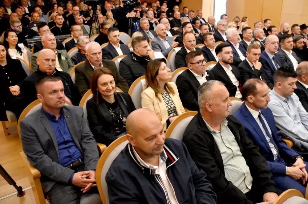 U svečanom ozračju i uz snažne poruke obilježen Dan Požeško-slavonske županije