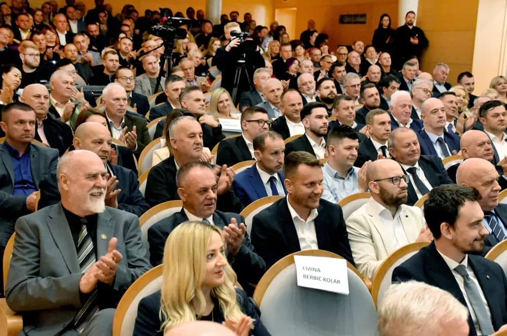 U svečanom ozračju i uz snažne poruke obilježen Dan Požeško-slavonske županije