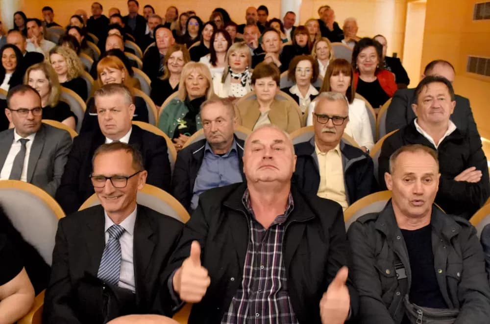 U svečanom ozračju i uz snažne poruke obilježen Dan Požeško-slavonske županije