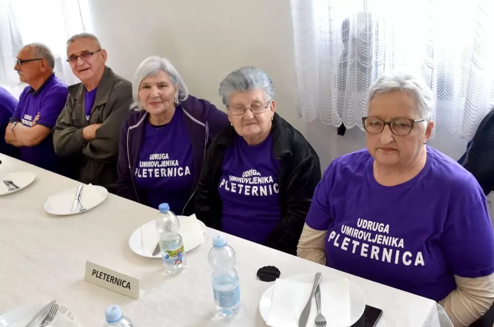 Umirovljenici Kaptola i brestovačke Orljave najbolji u pikadu