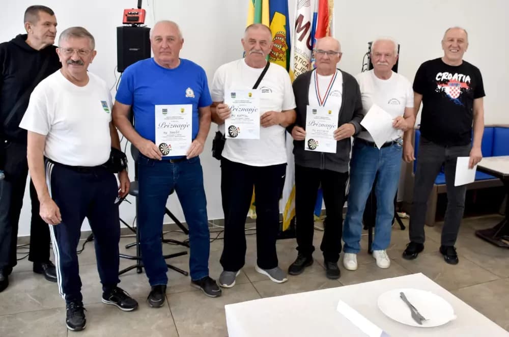 Umirovljenici Kaptola i brestovačke Orljave najbolji u pikadu