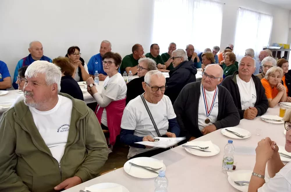 Umirovljenici Kaptola i brestovačke Orljave najbolji u pikadu