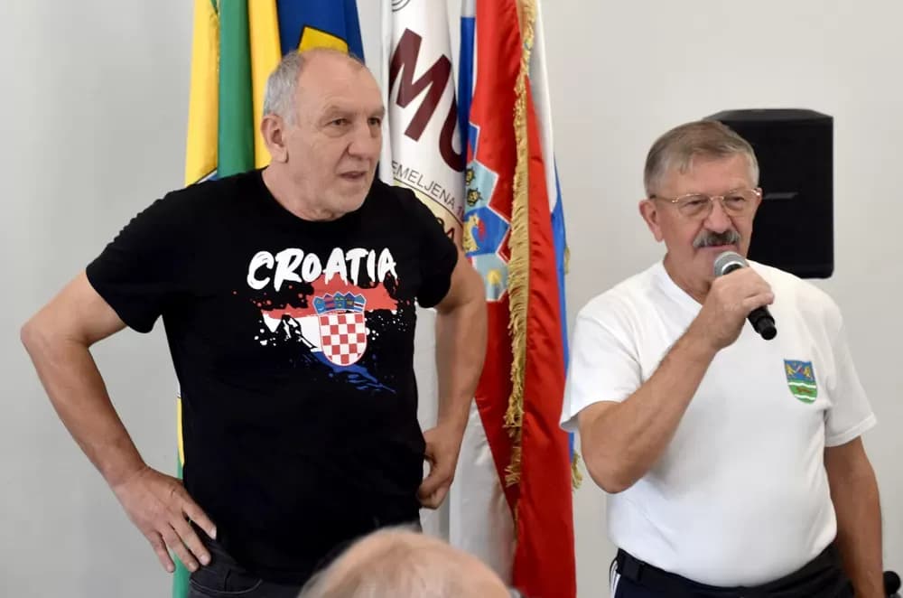 Umirovljenici Kaptola i brestovačke Orljave najbolji u pikadu