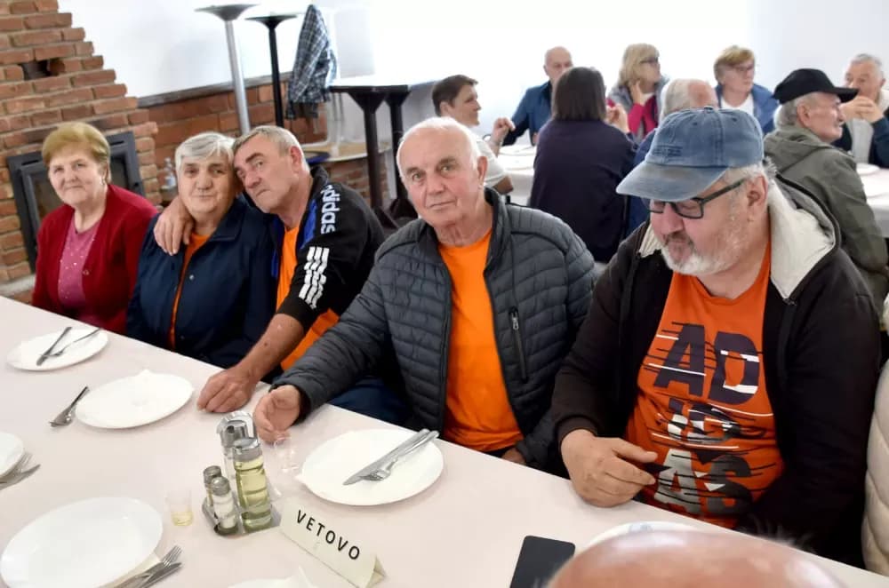 Umirovljenici Kaptola i brestovačke Orljave najbolji u pikadu