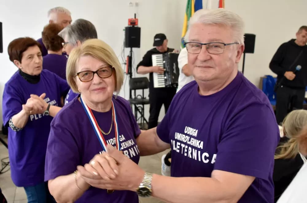 Umirovljenici Kaptola i brestovačke Orljave najbolji u pikadu