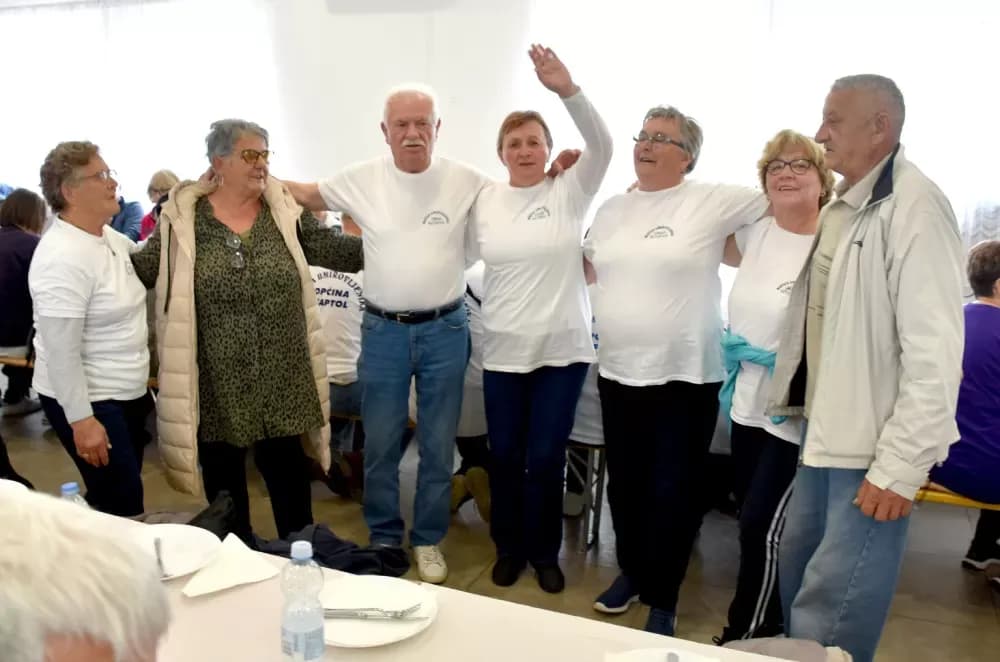 Umirovljenici Kaptola i brestovačke Orljave najbolji u pikadu