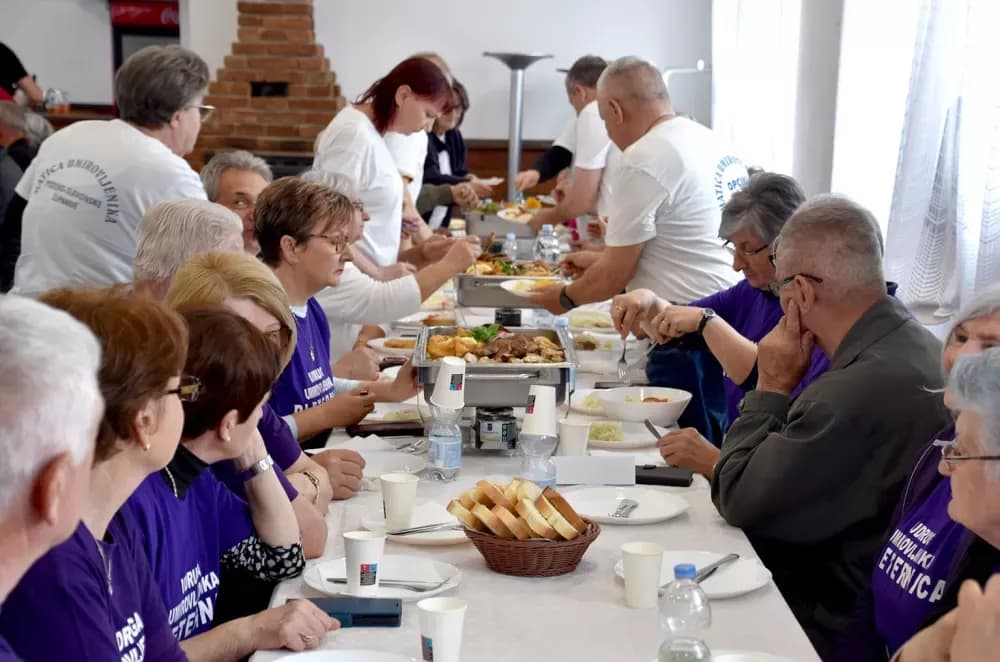 Umirovljenici Kaptola i brestovačke Orljave najbolji u pikadu