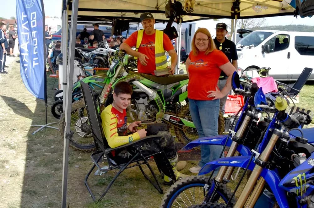 MOTOCROSS SPEKTAKL NA VILARAMA: Više od 150 vozača oduševilo brojnu publiku