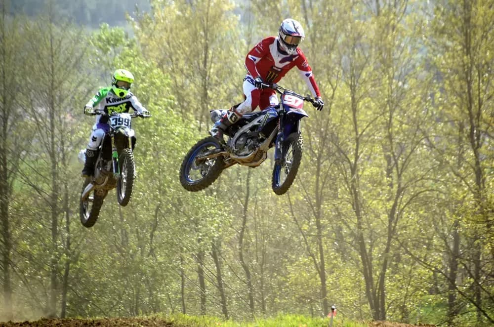 MOTOCROSS SPEKTAKL NA VILARAMA: Više od 150 vozača oduševilo brojnu publiku