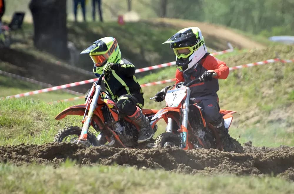 MOTOCROSS SPEKTAKL NA VILARAMA: Više od 150 vozača oduševilo brojnu publiku