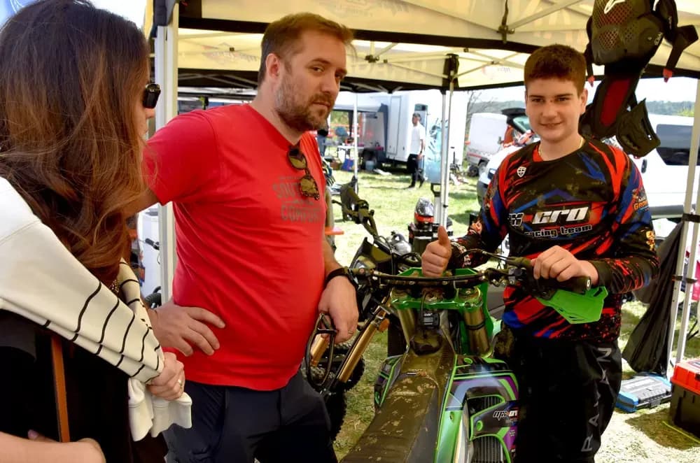 MOTOCROSS SPEKTAKL NA VILARAMA: Više od 150 vozača oduševilo brojnu publiku