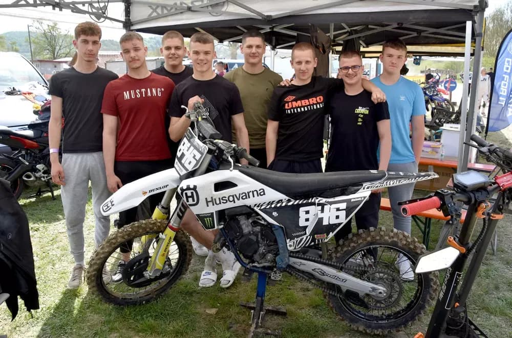 MOTOCROSS SPEKTAKL NA VILARAMA: Više od 150 vozača oduševilo brojnu publiku