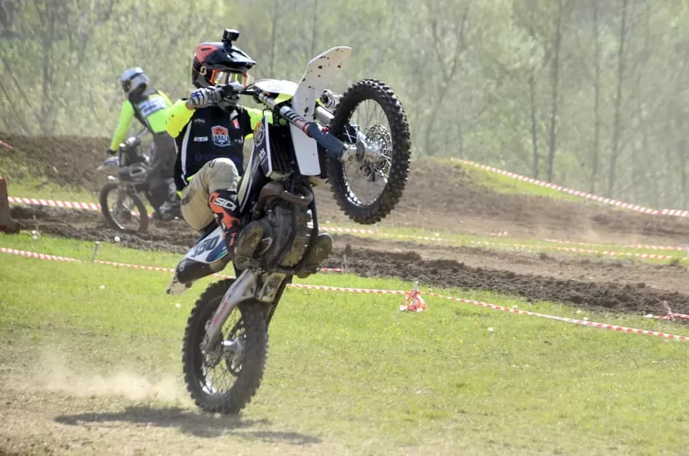 MOTOCROSS SPEKTAKL NA VILARAMA: Više od 150 vozača oduševilo brojnu publiku