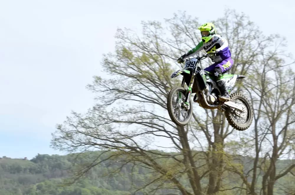 MOTOCROSS SPEKTAKL NA VILARAMA: Više od 150 vozača oduševilo brojnu publiku