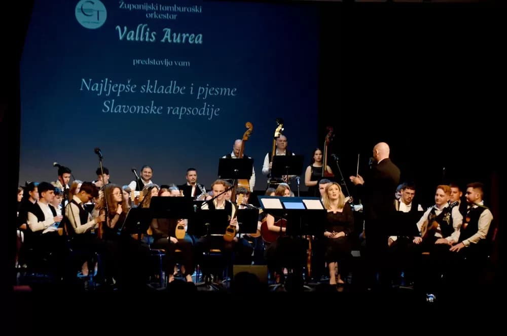 Glazbena čarolija u Požegi: Tamburaški spektakl Županijskog orkestra „Vallis Aurea“
