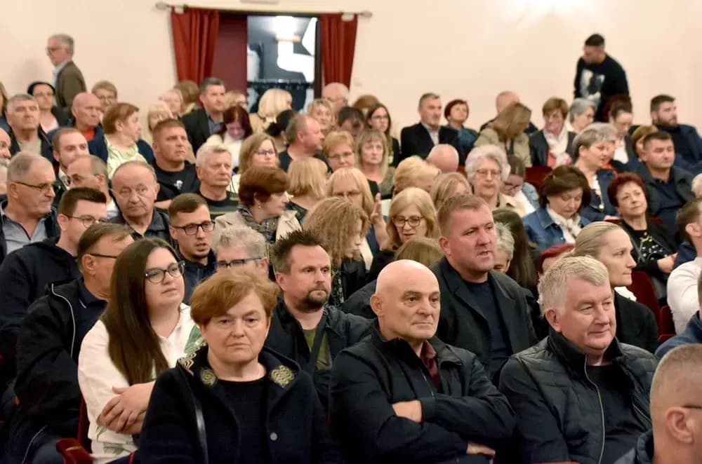 Glazbena čarolija u Požegi: Tamburaški spektakl Županijskog orkestra „Vallis Aurea“