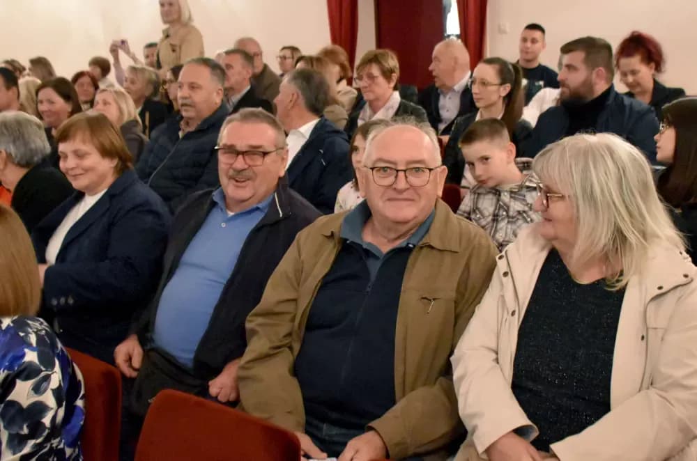 Glazbena čarolija u Požegi: Tamburaški spektakl Županijskog orkestra „Vallis Aurea“