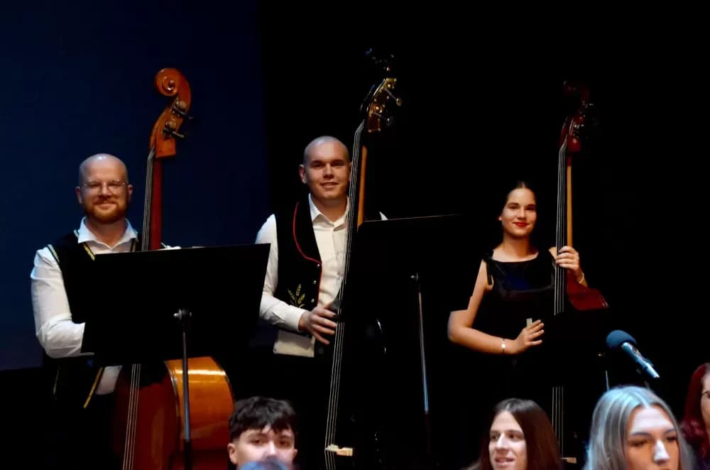 Glazbena čarolija u Požegi: Tamburaški spektakl Županijskog orkestra „Vallis Aurea“