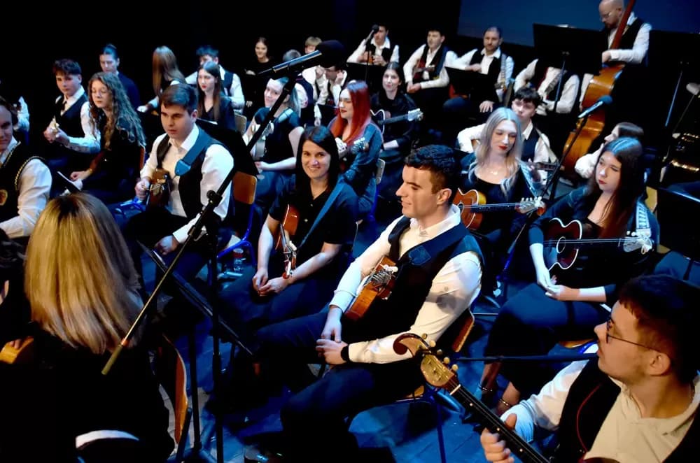 Glazbena čarolija u Požegi: Tamburaški spektakl Županijskog orkestra „Vallis Aurea“