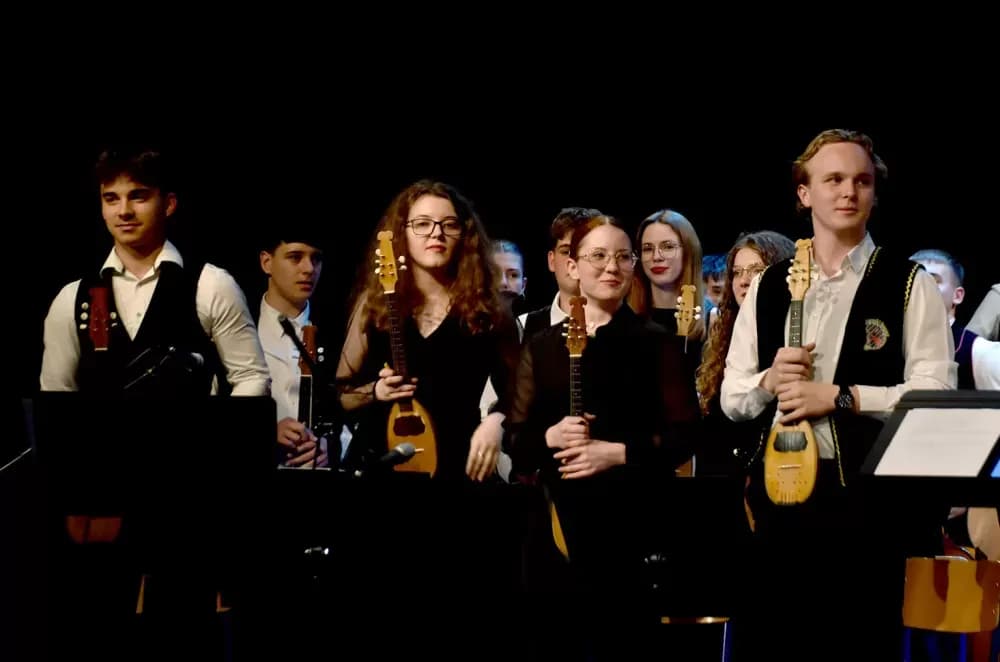 Glazbena čarolija u Požegi: Tamburaški spektakl Županijskog orkestra „Vallis Aurea“