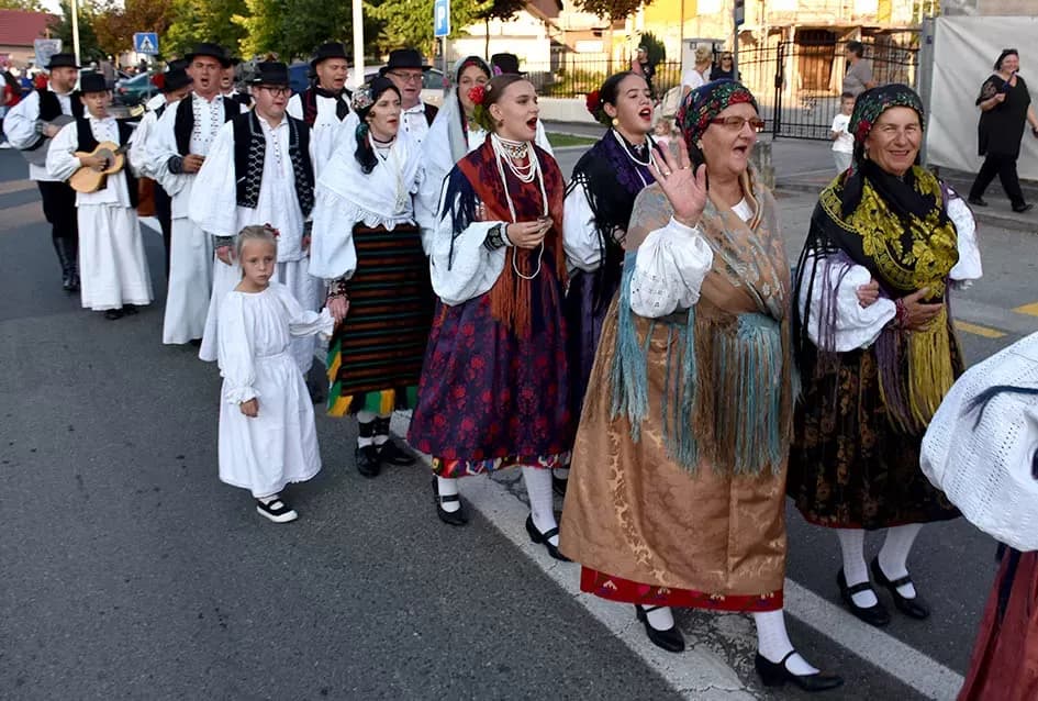 TRIJUMF TRADICIJE I ZAJEDNIŠTVA: HKUD „Slavonija“ iz Jakšića putuje na državnu smotru u Bjelovar!