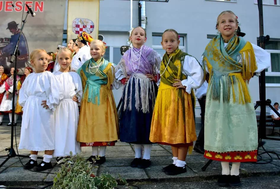 TRIJUMF TRADICIJE I ZAJEDNIŠTVA: HKUD „Slavonija“ iz Jakšića putuje na državnu smotru u Bjelovar!