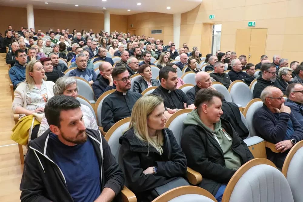 Susret župnika i koordinatora smještaja u pripravi za SHKM u Požegi