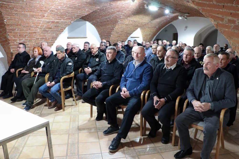 Hrvatski branitelji s područja Požeške biskupije na prijemu kod mjesnog ordinarija msgr.dr. Antuna Škvorčevića