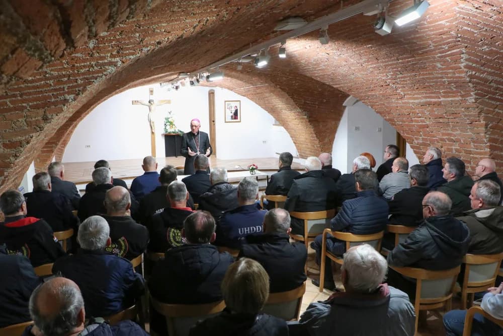 Hrvatski branitelji s područja Požeške biskupije na prijemu kod mjesnog ordinarija msgr.dr. Antuna Škvorčevića
