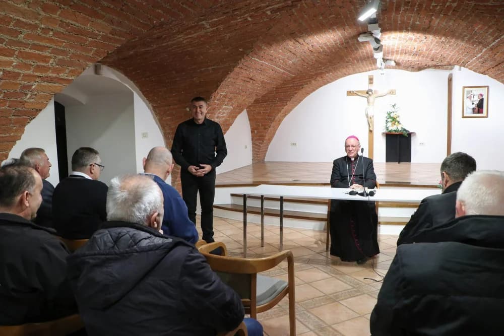 Hrvatski branitelji s područja Požeške biskupije na prijemu kod mjesnog ordinarija msgr.dr. Antuna Škvorčevića
