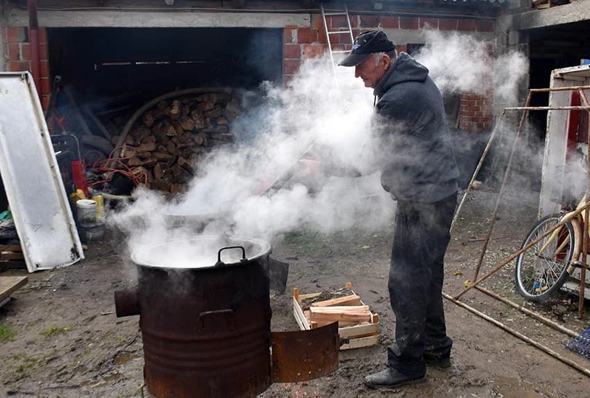 Nekad sirotinjska hrana čvarci postali gastro delicija