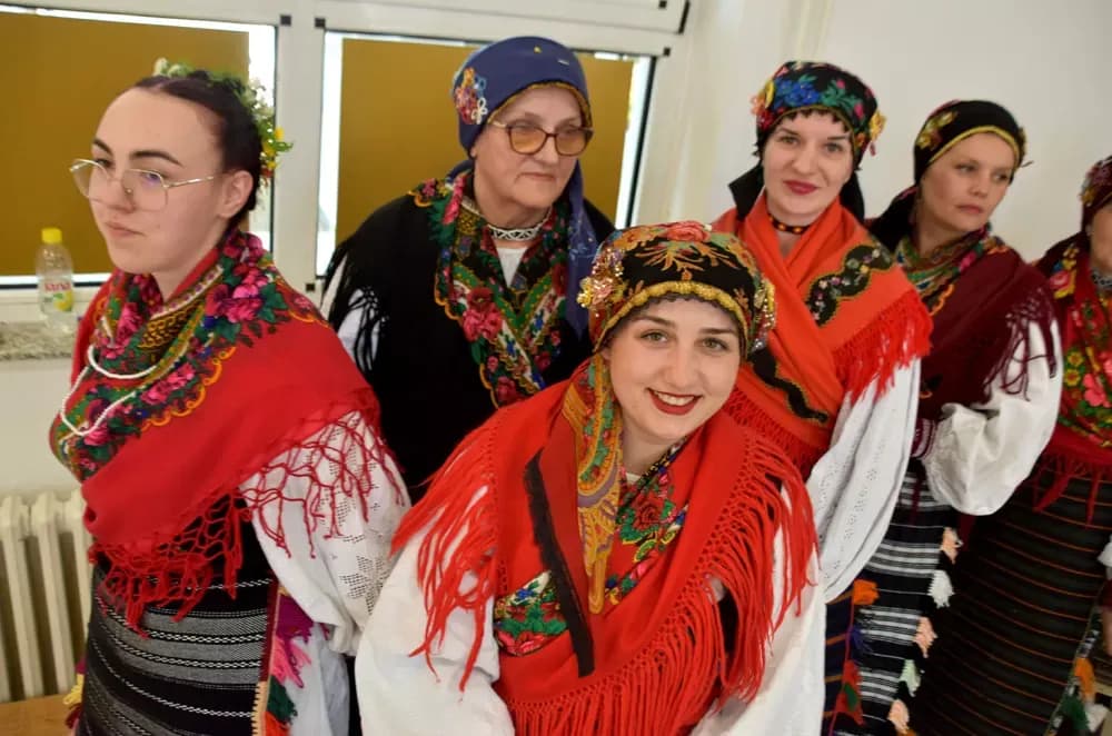 Biškupci odjekivali tradicijom: Održan 11. susret pjevačkih skupina „Pivaj diko, ja ću ti polagat“
