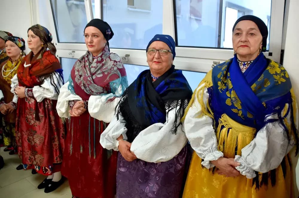 Biškupci odjekivali tradicijom: Održan 11. susret pjevačkih skupina „Pivaj diko, ja ću ti polagat“