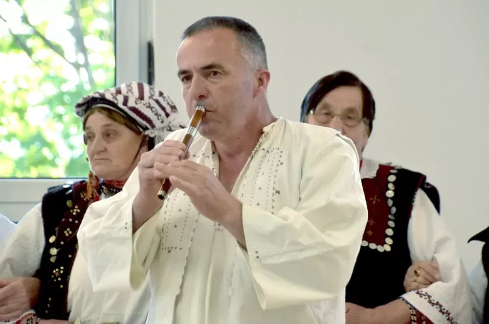 Biškupci odjekivali tradicijom: Održan 11. susret pjevačkih skupina „Pivaj diko, ja ću ti polagat“