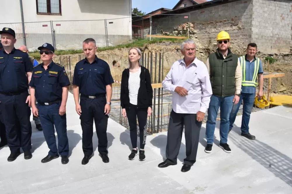 Lončarević nastavio gdje je Pavičić stao: Počela gradnja vatrogasnog spremišta