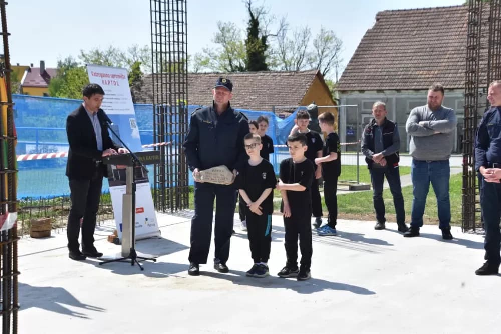 Lončarević nastavio gdje je Pavičić stao: Počela gradnja vatrogasnog spremišta