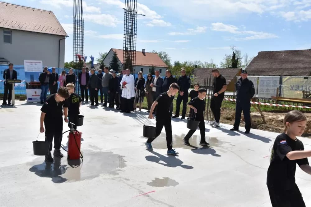 Lončarević nastavio gdje je Pavičić stao: Počela gradnja vatrogasnog spremišta