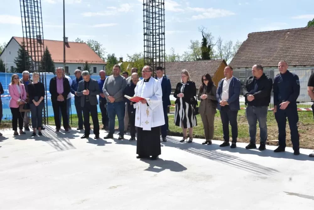 Lončarević nastavio gdje je Pavičić stao: Počela gradnja vatrogasnog spremišta
