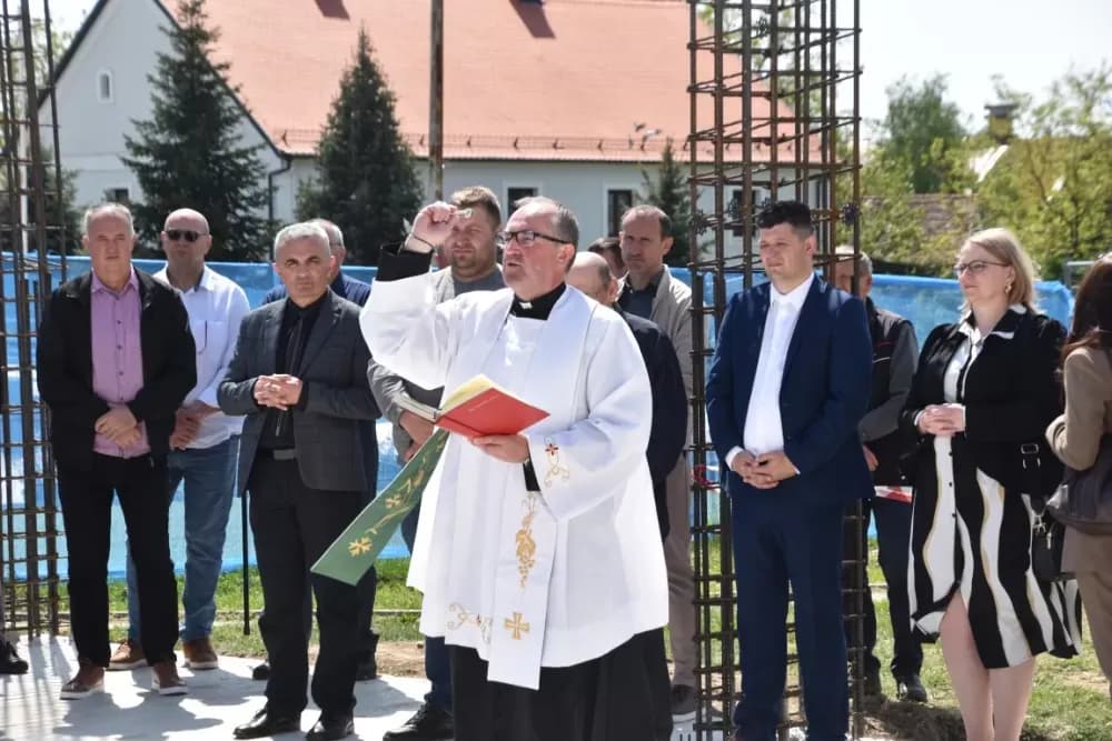 Lončarević nastavio gdje je Pavičić stao: Počela gradnja vatrogasnog spremišta