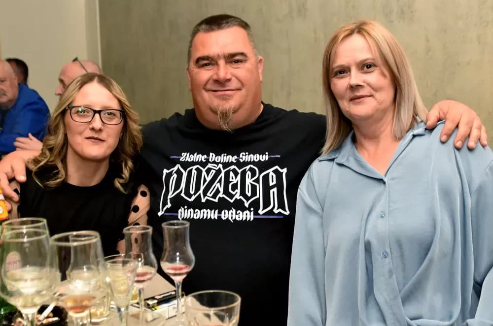 Plava noć uz navijačke uspješnice razveselila stotine Dinamovaca