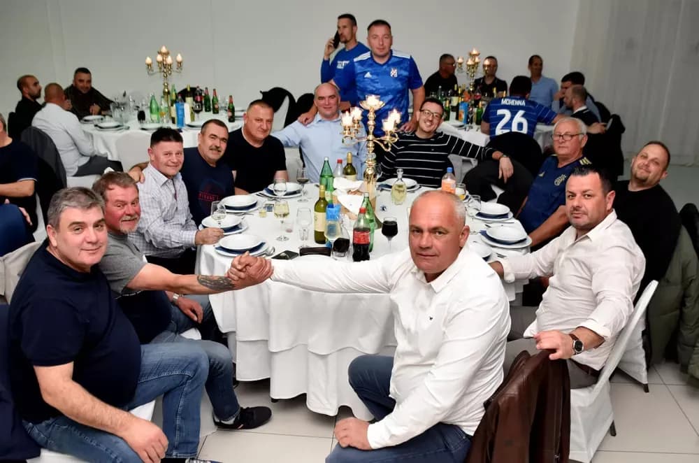 Plava noć uz navijačke uspješnice razveselila stotine Dinamovaca