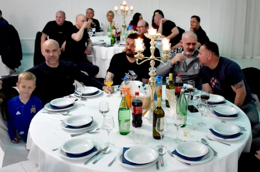 Plava noć uz navijačke uspješnice razveselila stotine Dinamovaca