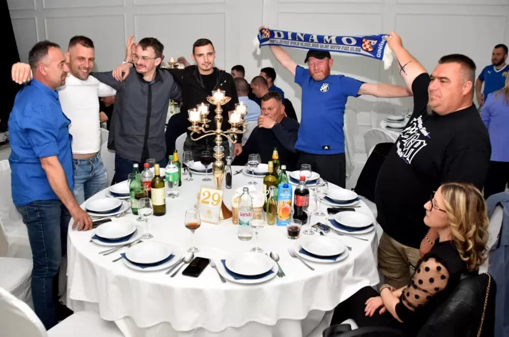 Plava noć uz navijačke uspješnice razveselila stotine Dinamovaca