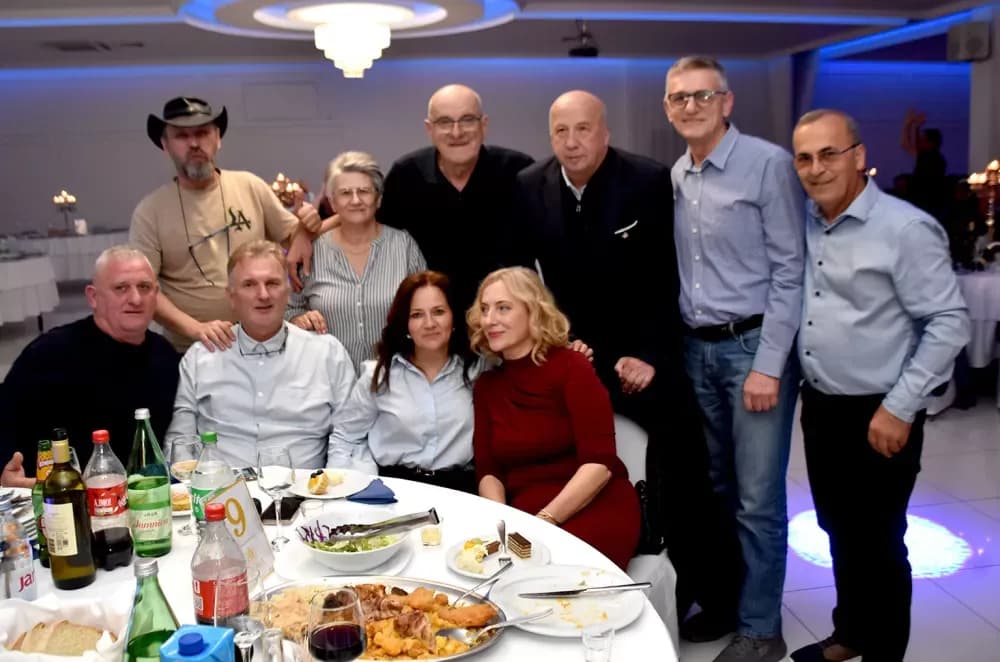 Plava noć uz navijačke uspješnice razveselila stotine Dinamovaca