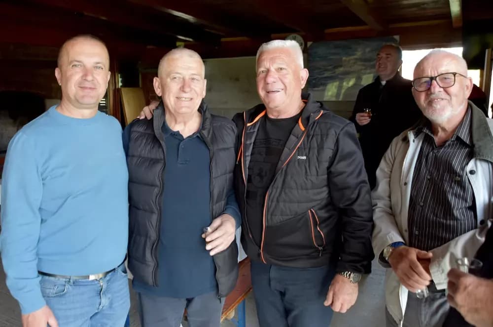 ŽIVOTNI JUBILEJ KAPATOLAČKOG PODUZETNIKA: Ilija Jelušić proslavio 70. rođendan uz obitelj, prijatelje i pjesmu